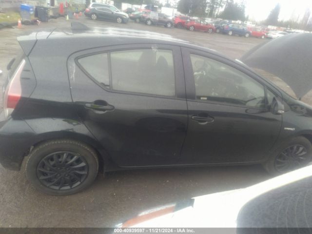 JTDKDTB36F1111337 Toyota Prius C Two