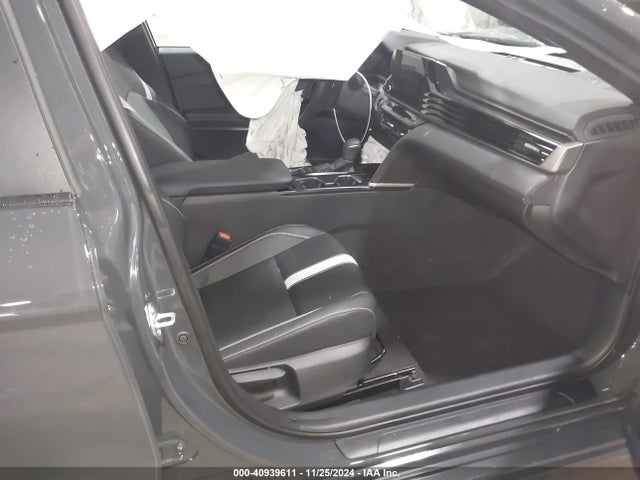 Toyota CAMRY SE 2025 4T1DBADK1SU501421 Image 5