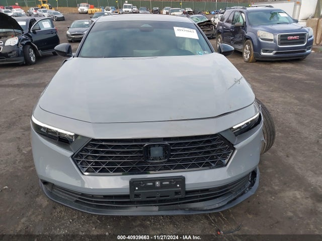 1HGCY2F56RA090235 Honda Accord Hybrid Sport