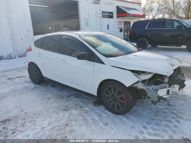 Ford FOCUS SE 2016 1FADP3K27GL270810 Image 1