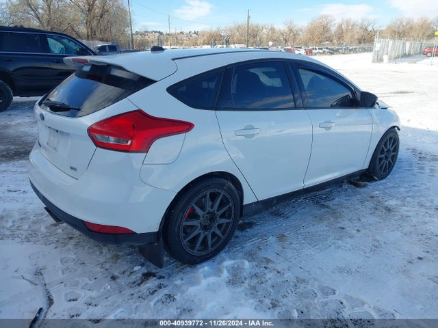 Ford FOCUS SE 2016 1FADP3K27GL270810 Image 4