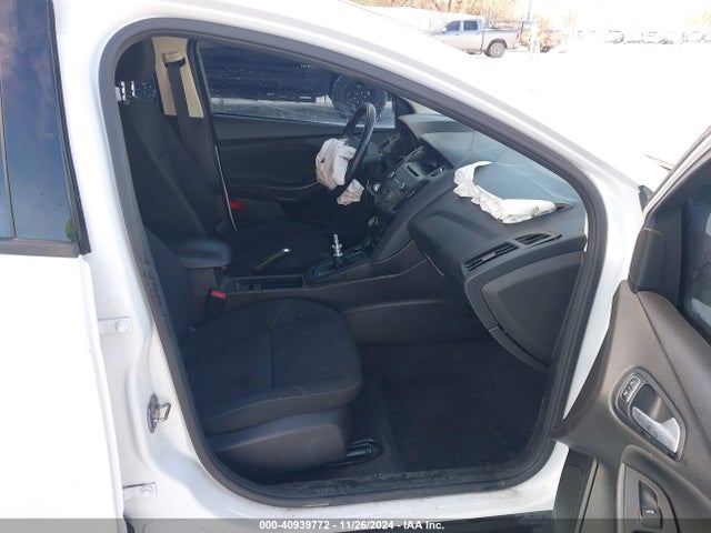 Ford FOCUS SE 2016 1FADP3K27GL270810 Image 5