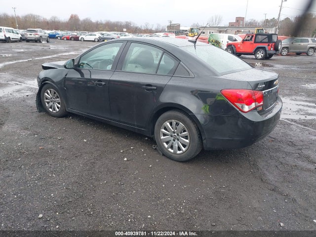 1G1PA5SH8E7406904 Chevrolet Cruze Ls Auto