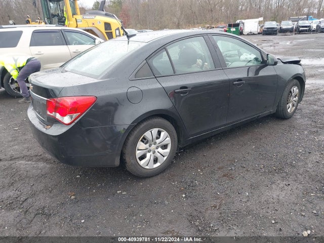 1G1PA5SH8E7406904 Chevrolet Cruze Ls Auto