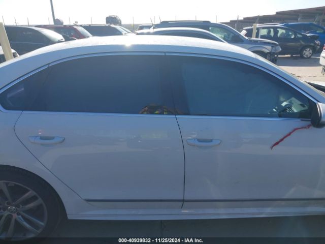 1VWDT7A39HC052759 Volkswagen Passat 1.8t R-line