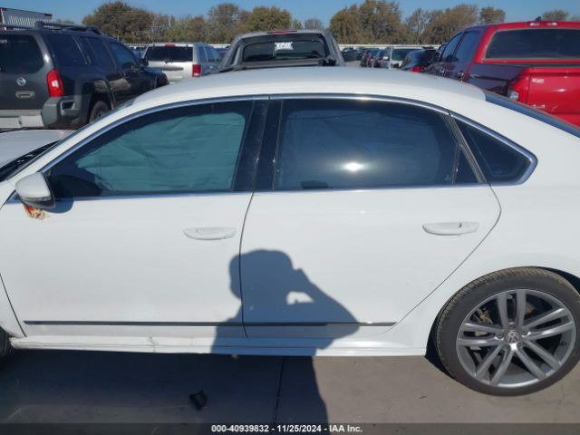 1VWDT7A39HC052759 Volkswagen Passat 1.8t R-line