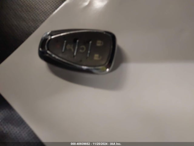 2GNAXVEV7J6217885 Chevrolet Equinox Premier