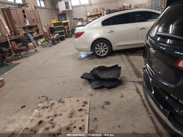 2GNAXVEV7J6217885 Chevrolet Equinox Premier