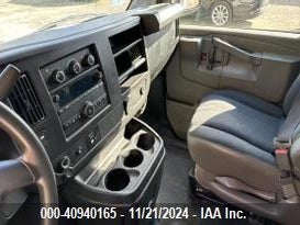 GMC Savana G2500 2018 1GTW7AFG9J1902352 Image 10