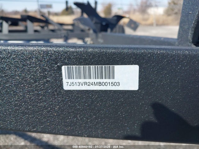 40940192 :رقم المزاد ، BUJ12907D121 vin ، 2021 Suntracker Suntracker Sport Fis مزاد بيع