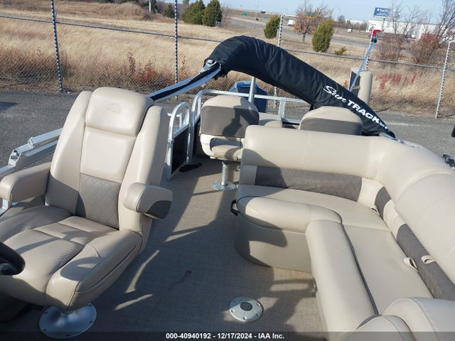 40940192 :رقم المزاد ، BUJ12907D121 vin ، 2021 Suntracker Suntracker Sport Fis مزاد بيع