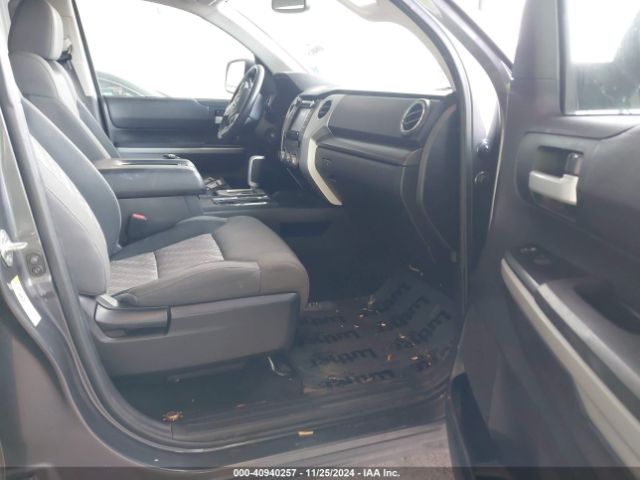 5TFDW5F1XJX732688 Toyota Tundra Sr5 5.7l V8