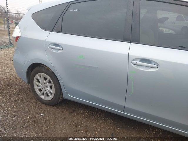 Toyota Prius V Two 2014 JTDZN3EU8EJ006460 Image 17