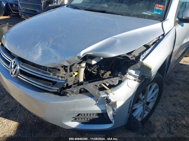 WVGAV7AX4JK000403 Volkswagen Tiguan Limited 2.0t