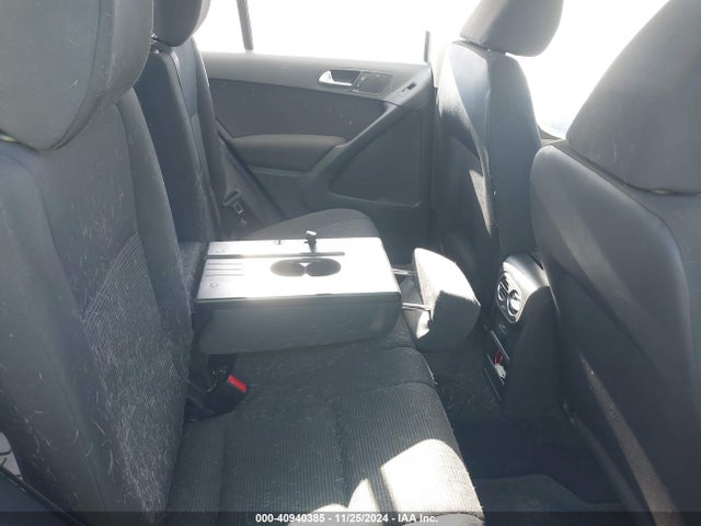 WVGAV7AX4JK000403 Volkswagen Tiguan Limited 2.0t