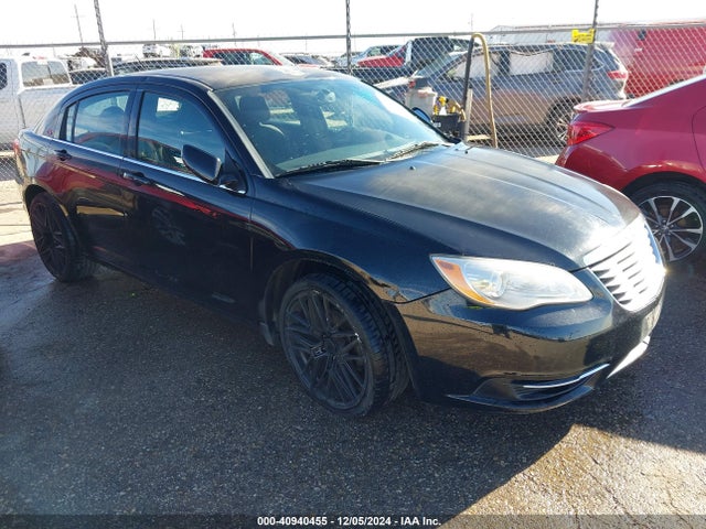 Chrysler 200 Touring 2014 1C3CCBBB7EN183748 Image 1