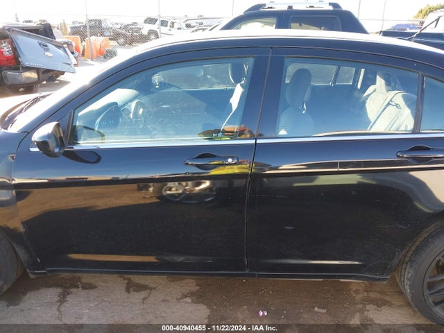 Chrysler 200 Touring 2014 1C3CCBBB7EN183748 Image 14