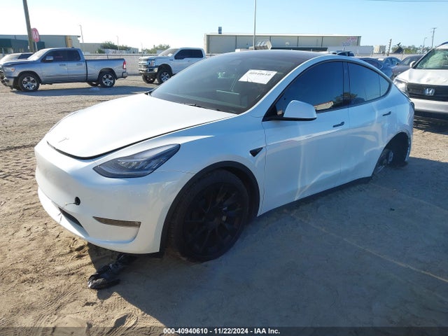 2021 TESLA MODEL Y 5YJYGDEE8MF115429 Photo 1