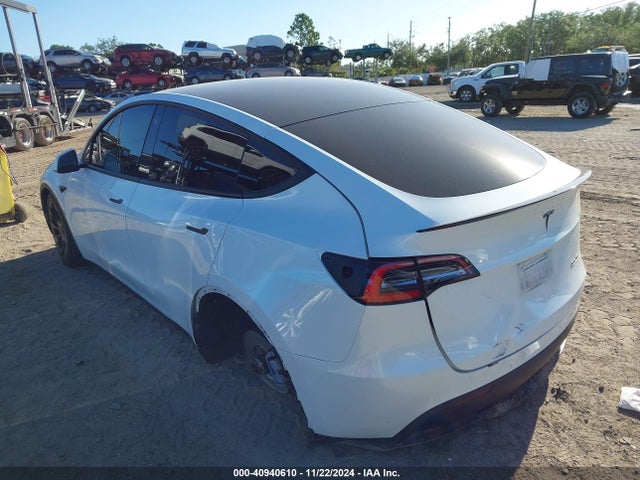 2021 TESLA MODEL Y 5YJYGDEE8MF115429 Photo 2