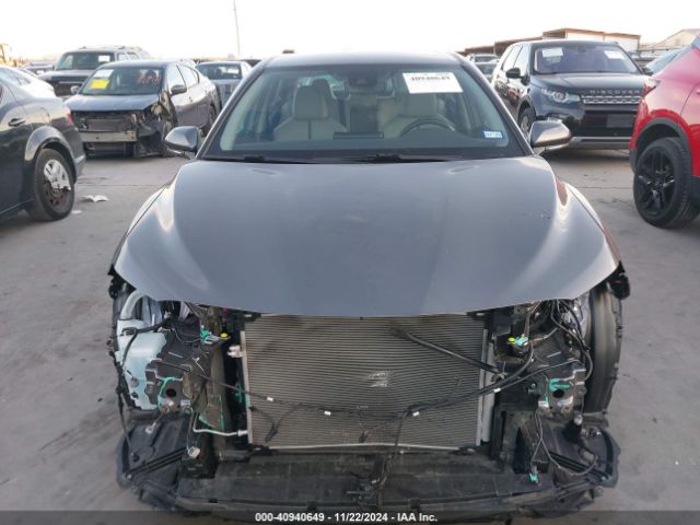 4T1G31AK2RU624198 Toyota Camry Hybrid Se