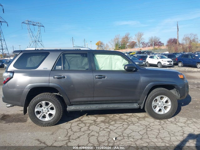Toyota 4RUNNER SR5 2016 JTEBU5JRXG5300273 Image 13