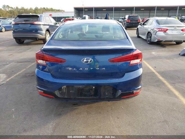 Hyundai ELANTRA SE 2019 5NPD74LF5KH410173 Image 17