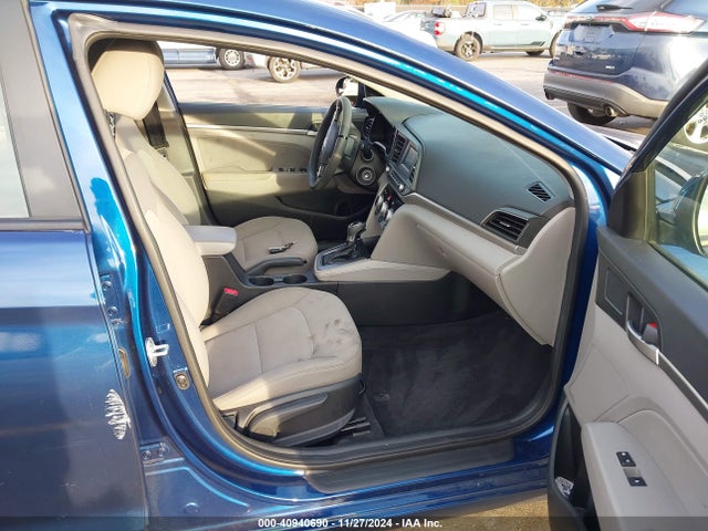 Hyundai ELANTRA SE 2019 5NPD74LF5KH410173 Image 5