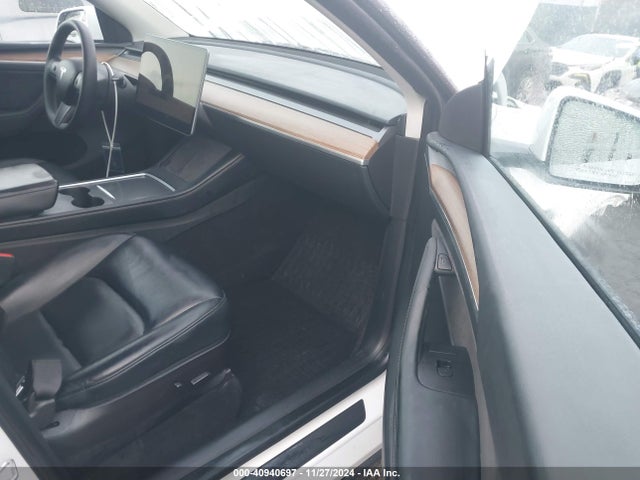 2022 TESLA MODEL Y 7SAYGAEE5NF553411 Photo 4