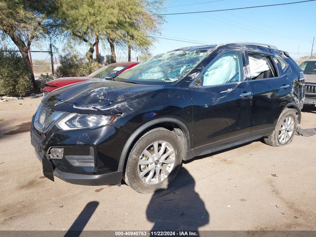 Nissan ROGUE SV 2017 JN8AT2MT5HW406090 Image 2