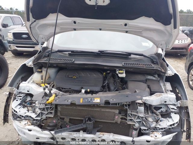 1FMCU0GD4JUC88914 Ford ESCAPE SE