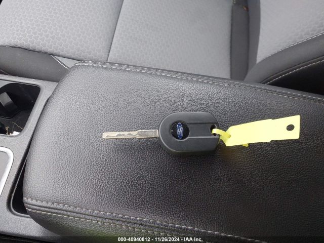 1FMCU0GD4JUC88914 Ford ESCAPE SE