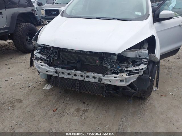 1FMCU0GD4JUC88914 Ford ESCAPE SE