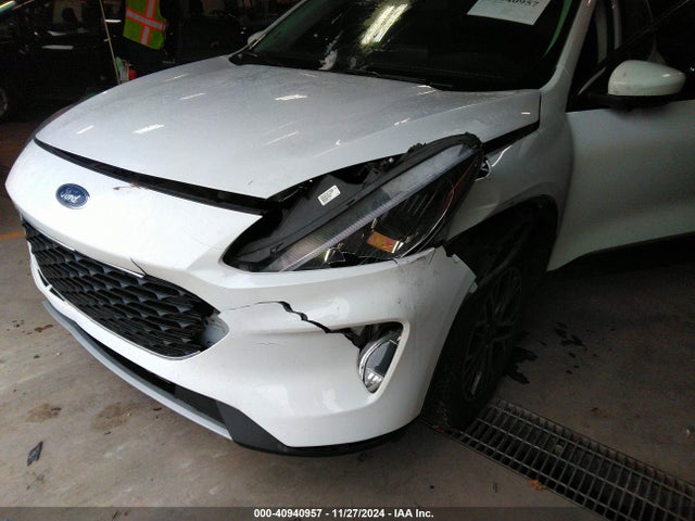 1FMCU9H60NUA34790 Ford ESCAPE SEL