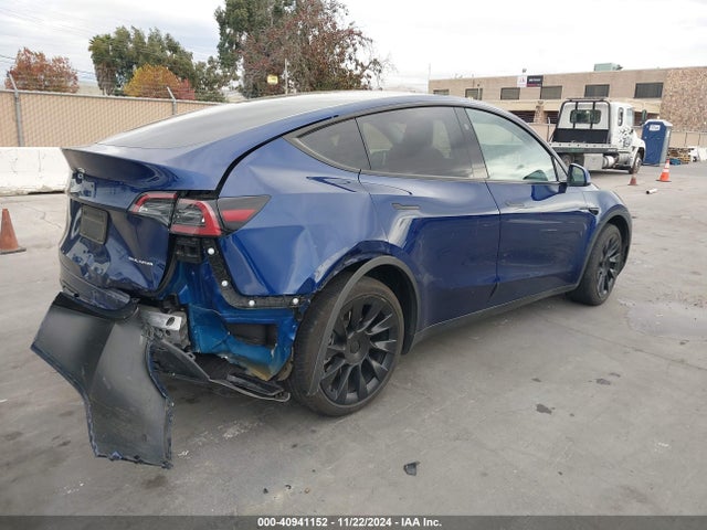 2023 TESLA MODEL Y 7SAYGDEE5PA122567 Photo 3