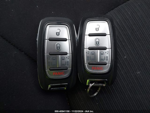 2C4RC1DG3HR592796 Chrysler Pacifica Touring