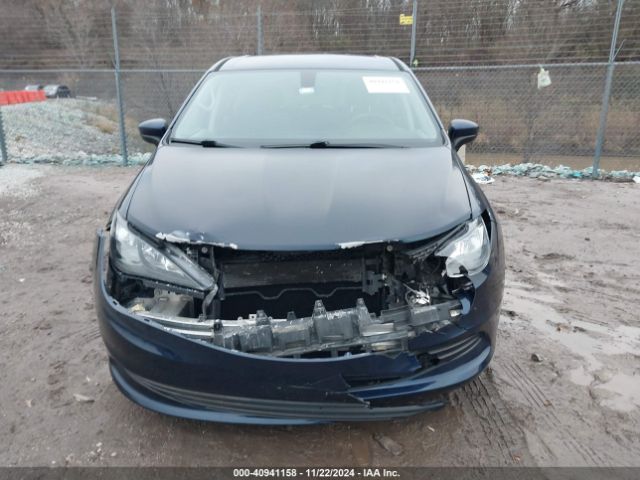 2C4RC1DG3HR592796 Chrysler Pacifica Touring