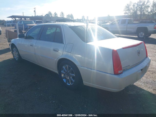 2011 CADILLAC DTS 1G6KH5E69BU145662 Photo 2