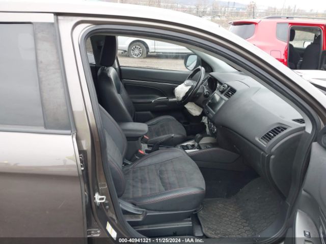 JA4AR3AW1JU004318 Mitsubishi Outlander Sport 2.4 Se
