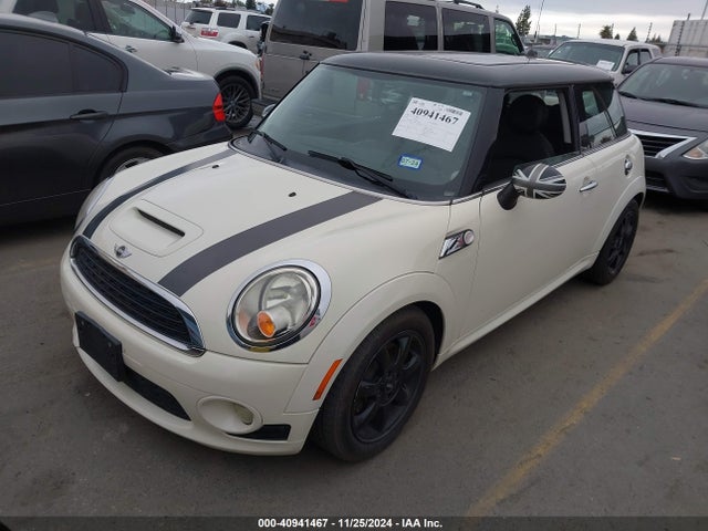 2010 MINI COOPER S WMWMF7C50ATX44842 Photo 1