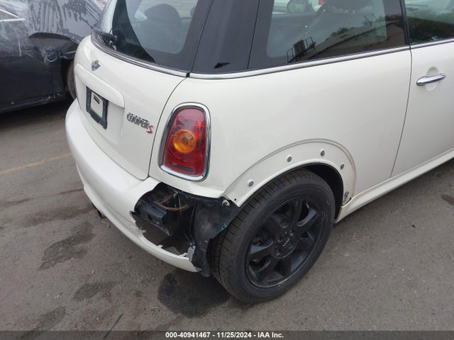 2010 MINI COOPER S WMWMF7C50ATX44842 Photo 5