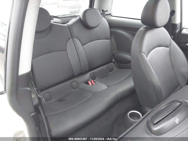2010 MINI COOPER S WMWMF7C50ATX44842 Photo 7