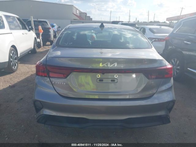 3KPF24AD9PE622384 KIA Forte Lxs
