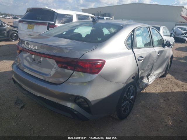 3KPF24AD9PE622384 KIA Forte Lxs