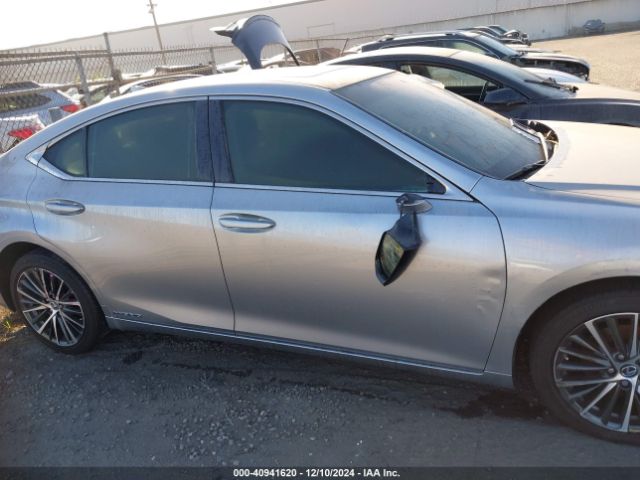 58ADA1C16NU019245 Lexus ES 300H