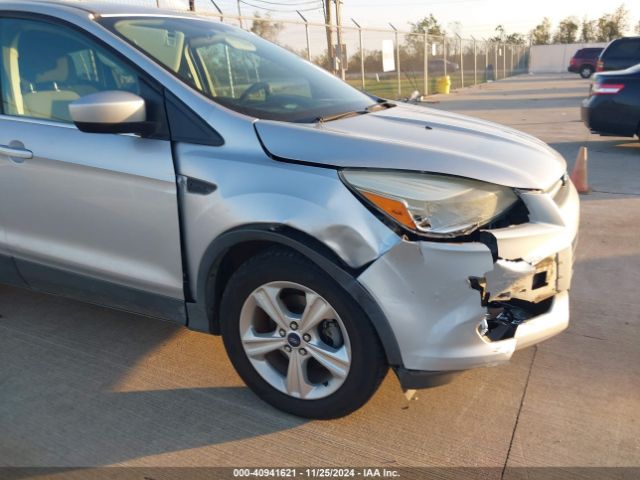 1FMCU0G72FUA47001 Ford ESCAPE SE