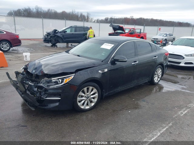 KIA OPTIMA EX 2018 5XXGU4L39JG209317 Image 2
