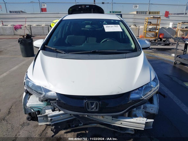 Honda FIT LX 2017 3HGGK5H51HM710136 Image 13