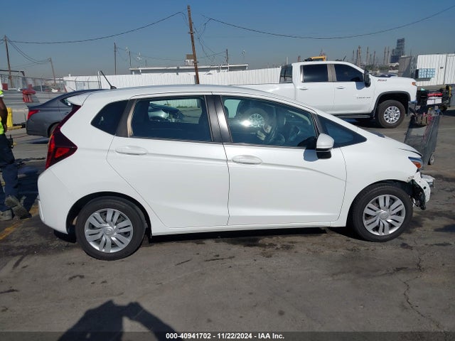 Honda FIT LX 2017 3HGGK5H51HM710136 Image 14