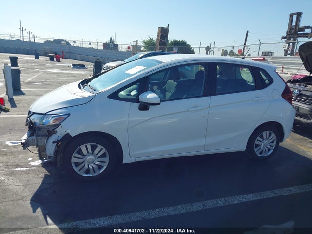 Honda FIT LX 2017 3HGGK5H51HM710136 Image 15