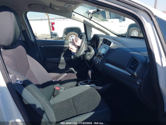 Honda FIT LX 2017 3HGGK5H51HM710136 Image 5